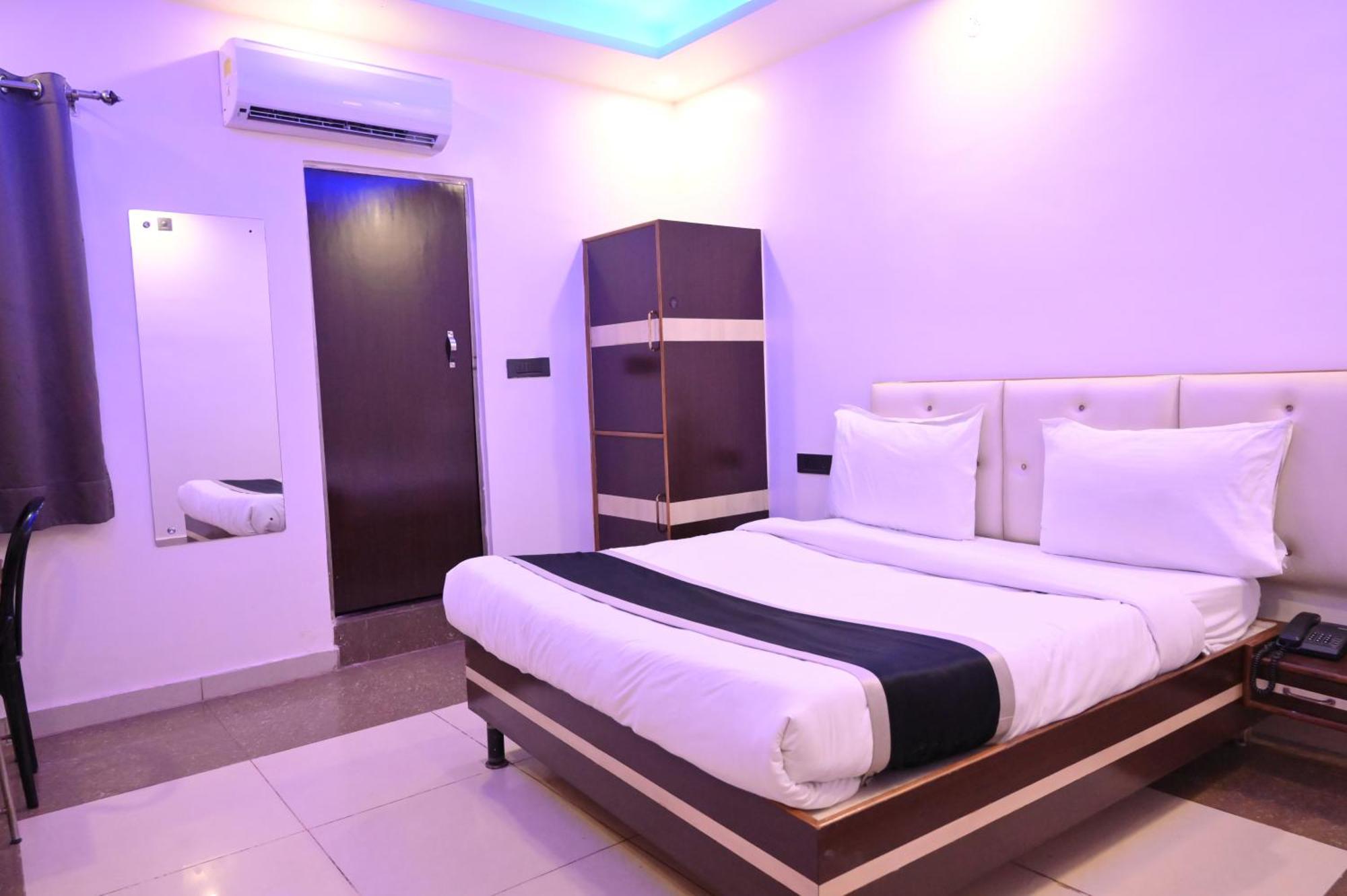 Hotel Riddhi Regency لاكناو المظهر الخارجي الصورة